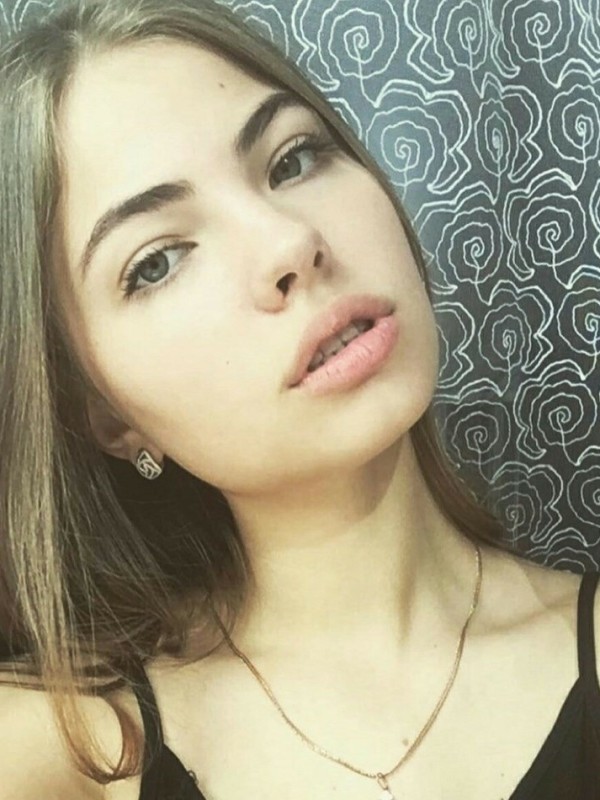 Кристина привлекательная девушка из Александровска цена от 3500 руб