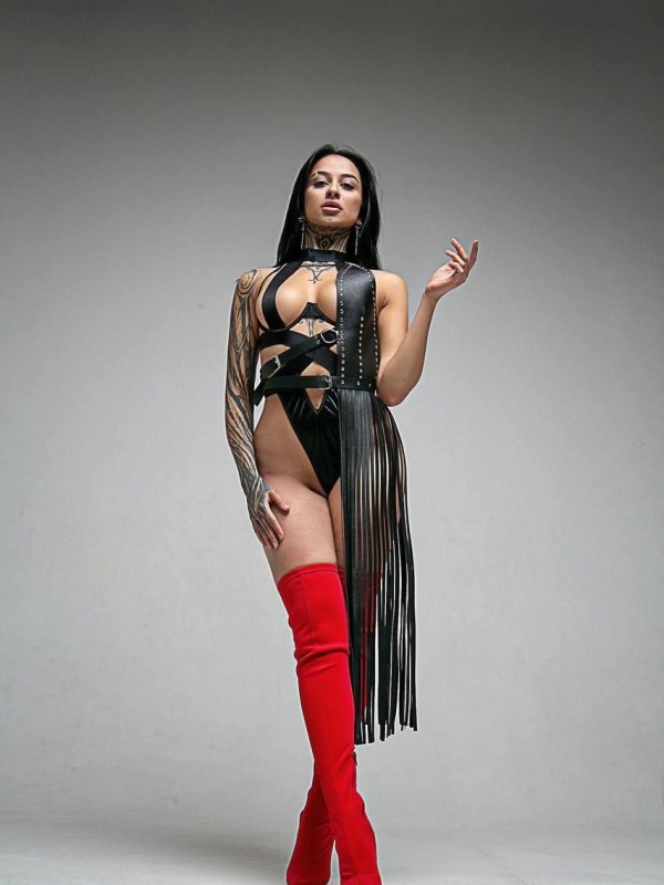 Таня привлекательная девушка из Александровска цена от 7000 руб