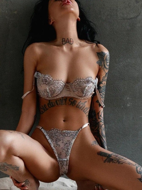 Оксаночка привлекательная девушка из Александровска цена от 6000 руб